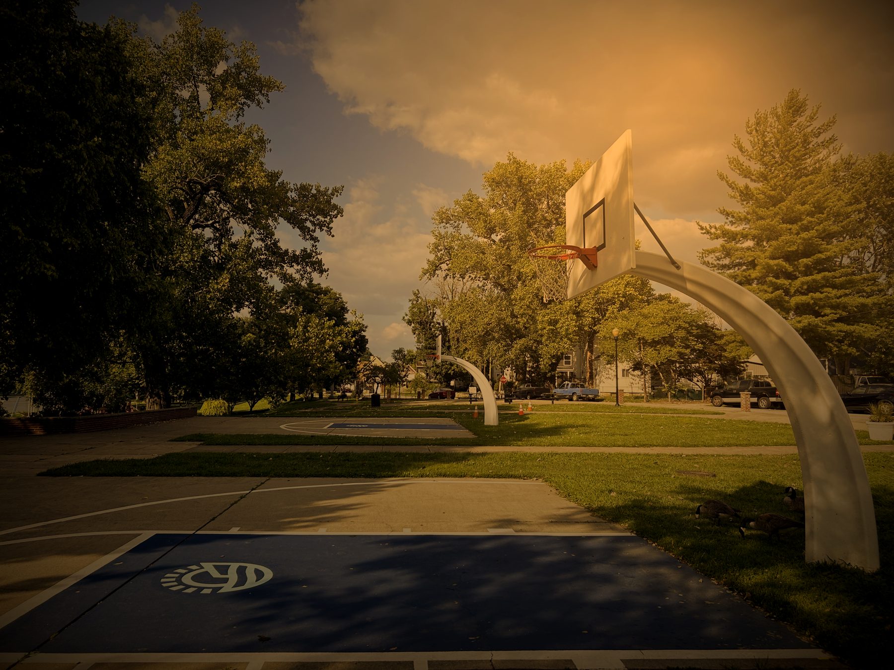 Outdoor court and hoop at Bellevue Beach Park